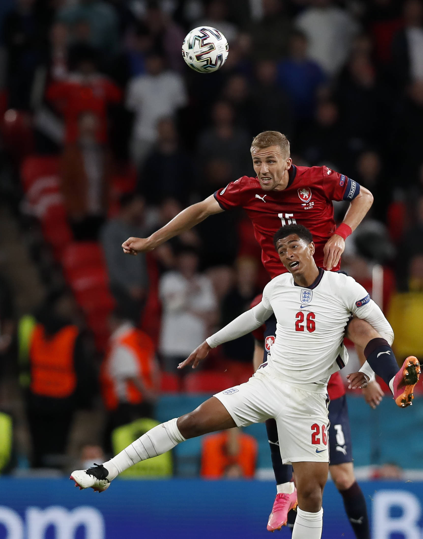 九游体育中国官网-英格兰队在欧预赛中豪取三分！