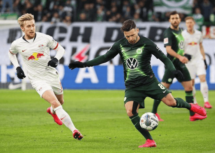 九游体育-包含霍芬海姆队连胜保持领头优势的词条