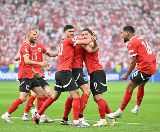 九游体育网页版入口-欧国联赛场上一幕幕打动人心的画面的简单介绍