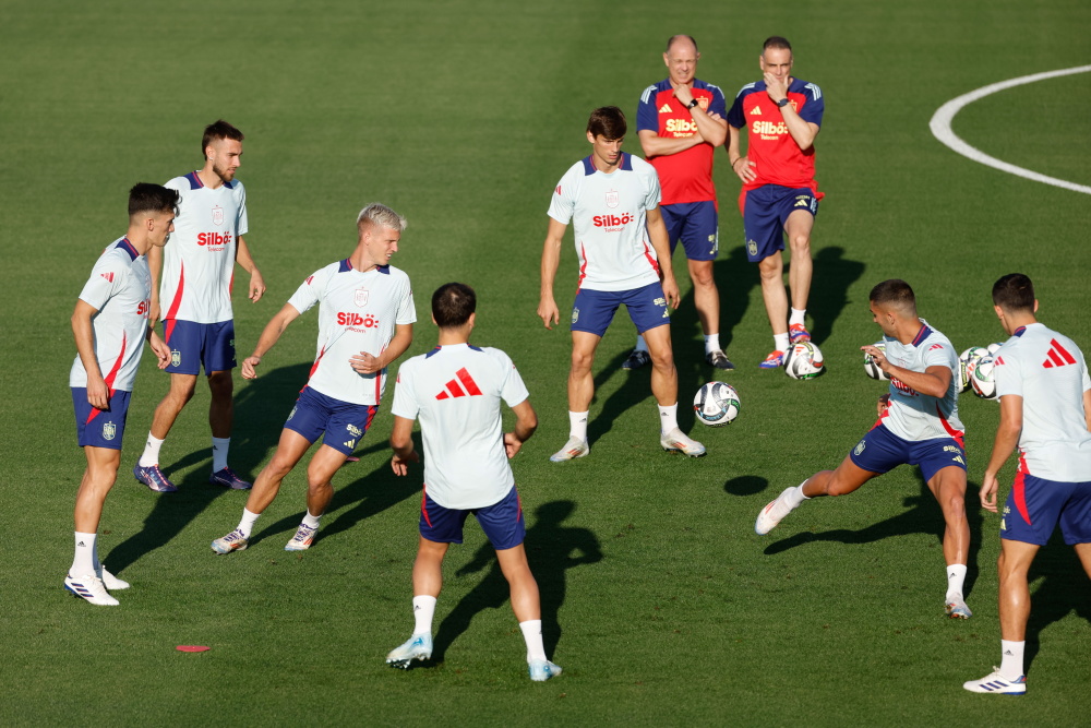 欧国联赛场上一幕幕打动人心的画面的简单介绍 欧国联赛场上一幕幕打动人心的画面的简单介绍