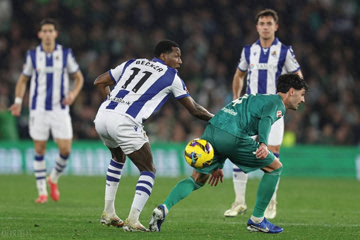 包含青年球员助力皇家贝蒂斯领跑西甲的词条