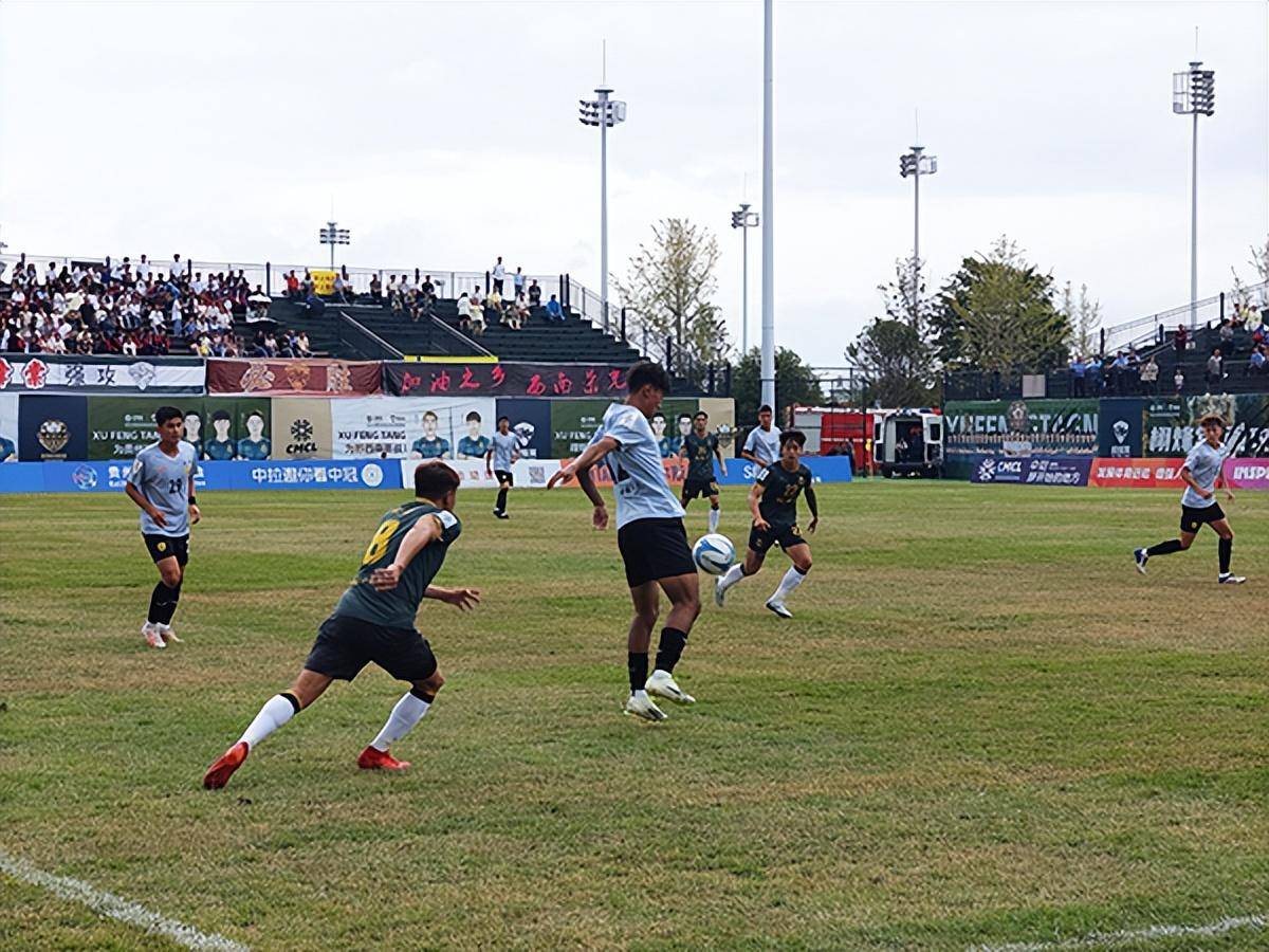 九游体育app-包含足球联赛冠军争夺激烈，球队力量对比鲜明的词条