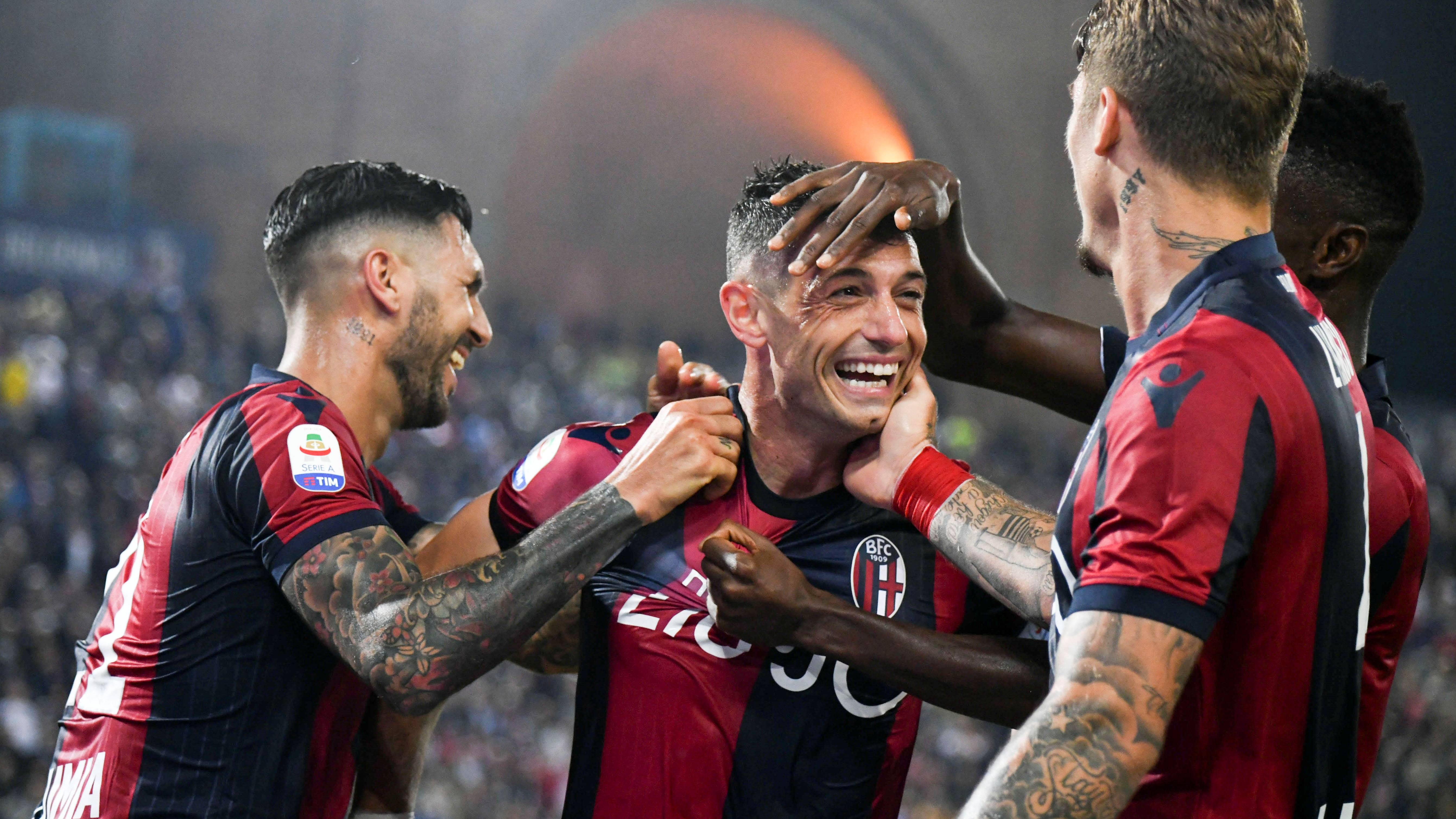 意大利豪取胜利,掀起球迷狂欢热潮 意大利豪取胜利,掀起球迷狂欢热潮