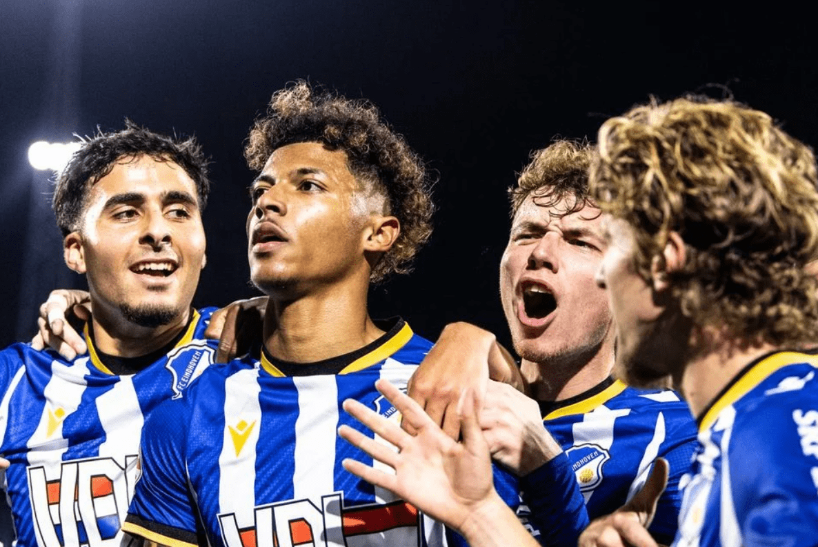 -包含瓦拉多利德主场平局，保持不败战绩的词条