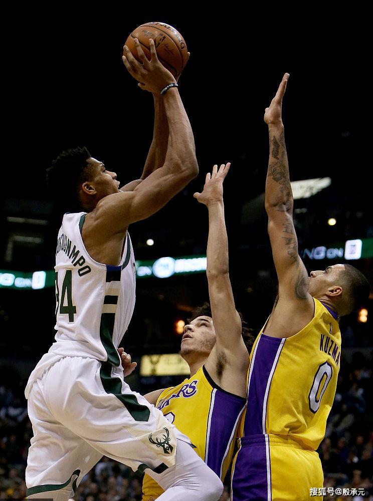 包含瓦拉多利德主场平局，保持不败战绩的词条