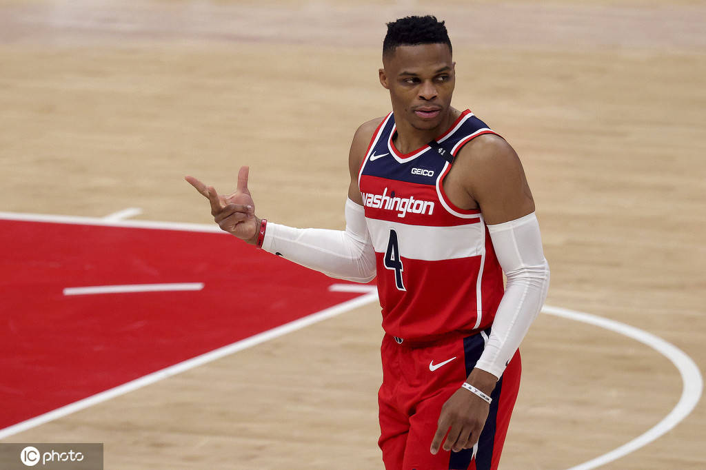 埃弗顿客场险胜狼队,玛帅赛季首胜的简单介绍 埃弗顿客场险胜狼队,玛帅赛季首胜的简单介绍