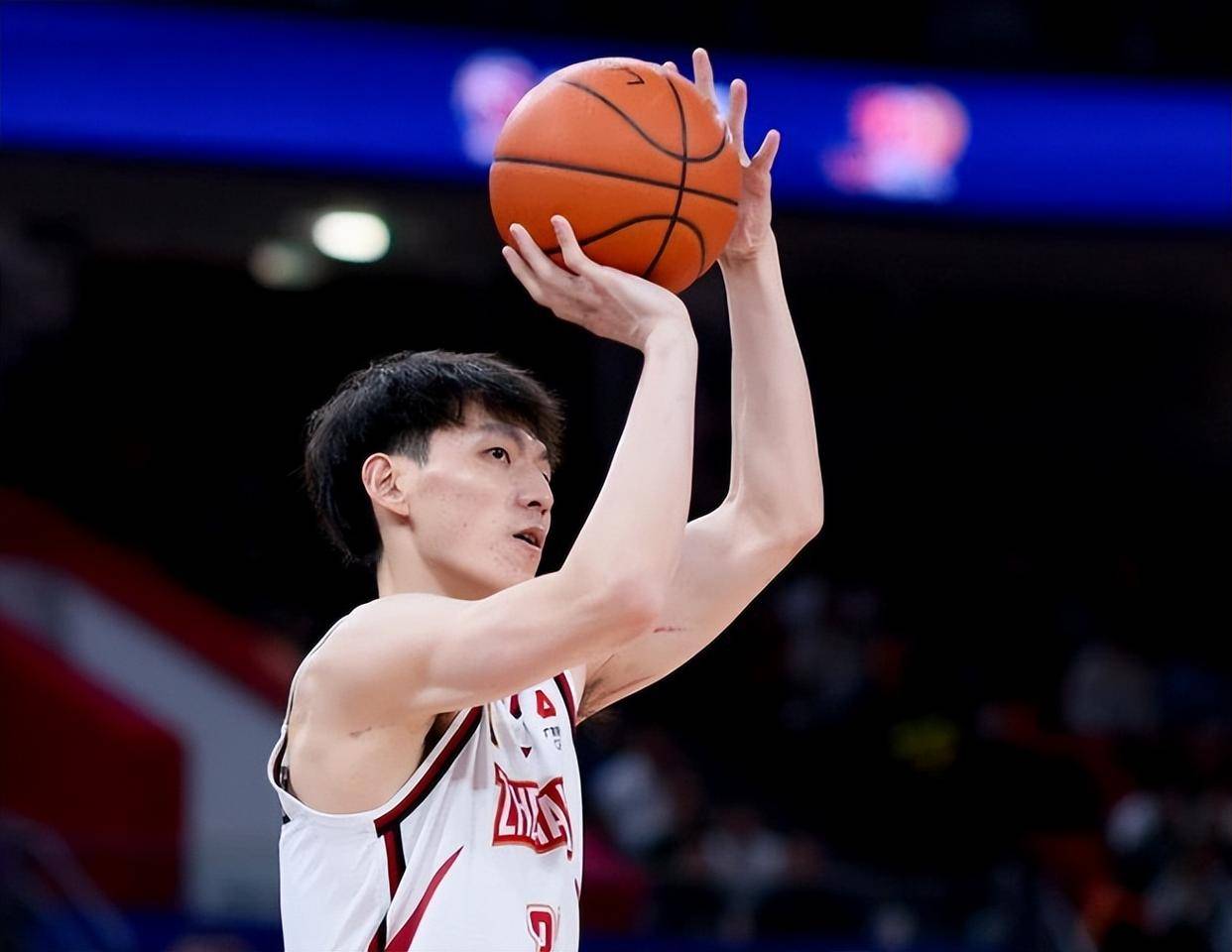 替补崭露头角,球队锋线转换 替补崭露头角,球队锋线转换