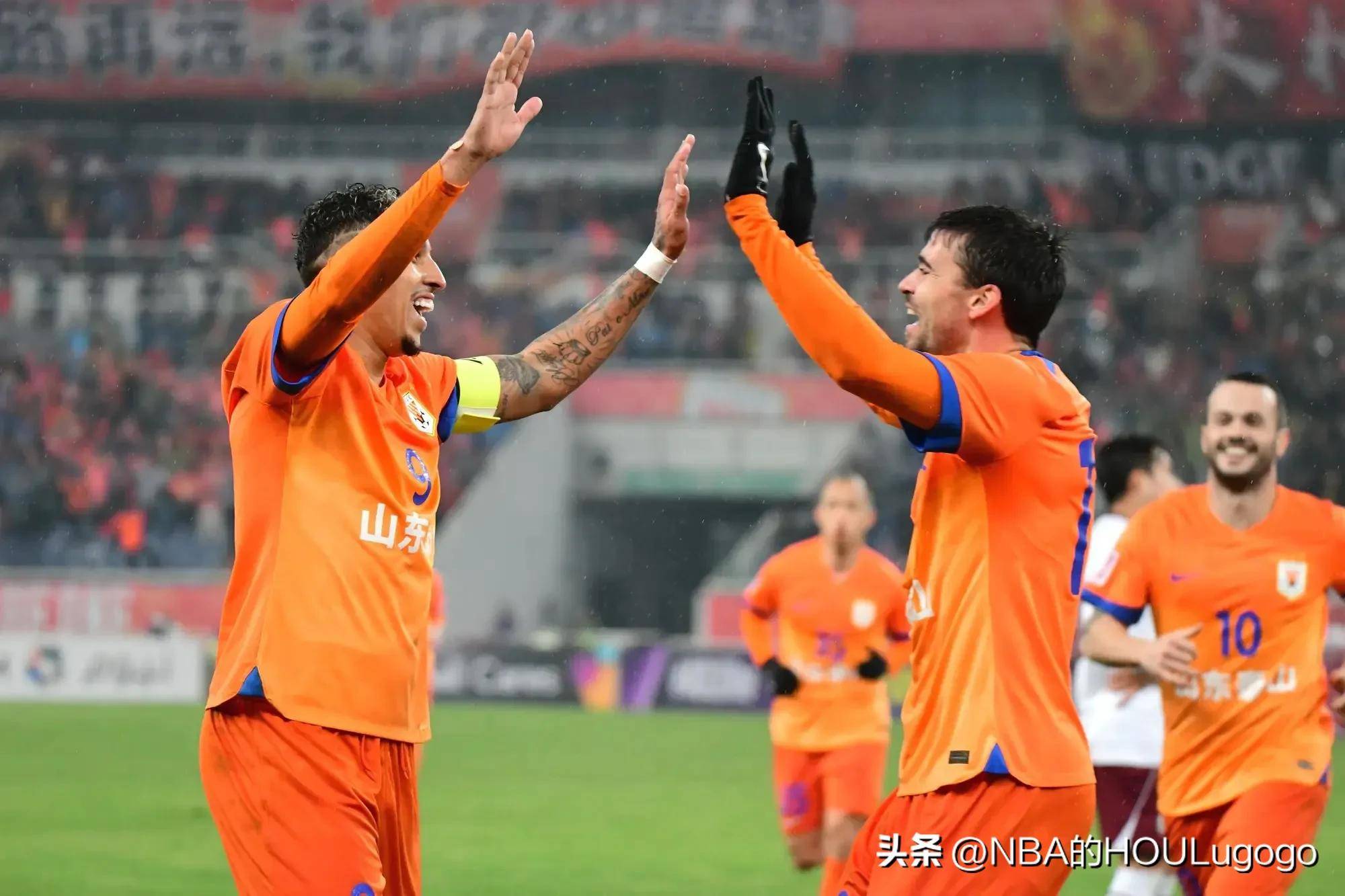 包含河北华夏幸福山东鲁能深圳亚足联主场争夺，比分未定的词条