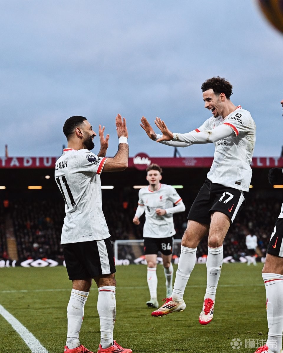 外籍球员在比赛中展现出色发挥,为球队赢得宝贵胜利 外籍球员在比赛中展现出色发挥,为球队赢得宝贵胜利